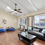 Pacific Paradise - Large Patio, Hot Tub, Short Walk To Beach, & Parking